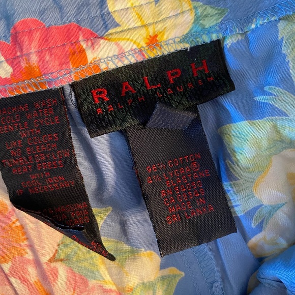 RALPH floral shorts, side pockets, button zip front closure size: 6 - Picture 6 of 6